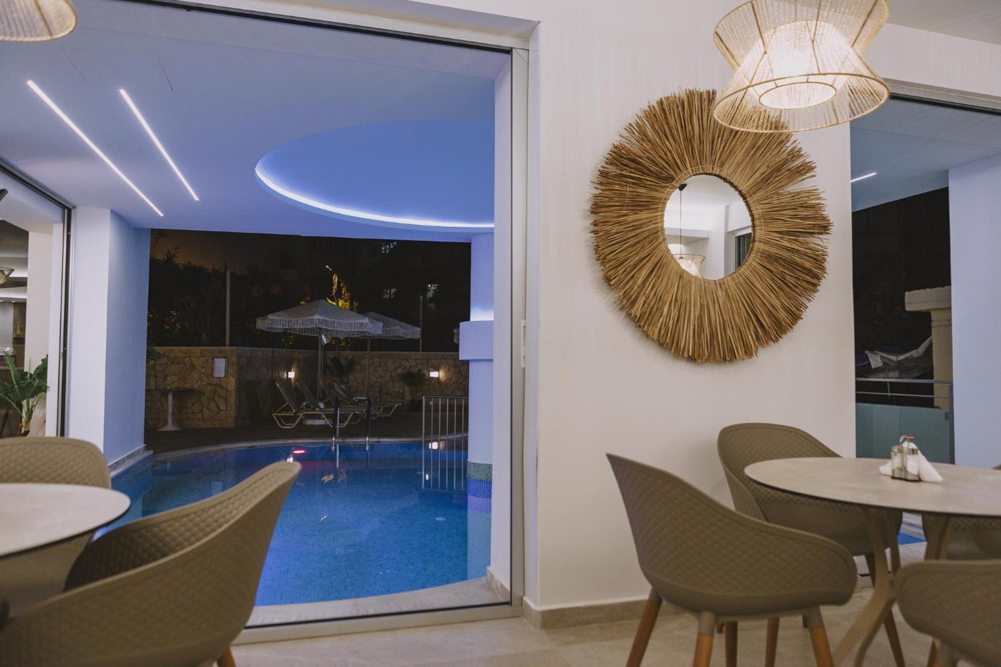 Theo Beach Hotel Apartments Ретимно Екстериор снимка